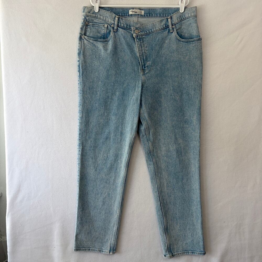 Abercrombie & Fitch Jeans Womens 16 Reg Straight Baggy Ultra Hi Rise Distress